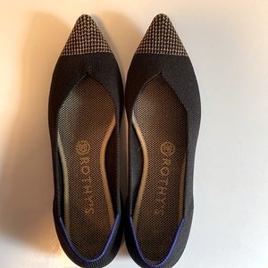 Rothy’s licorice captoe 8.5